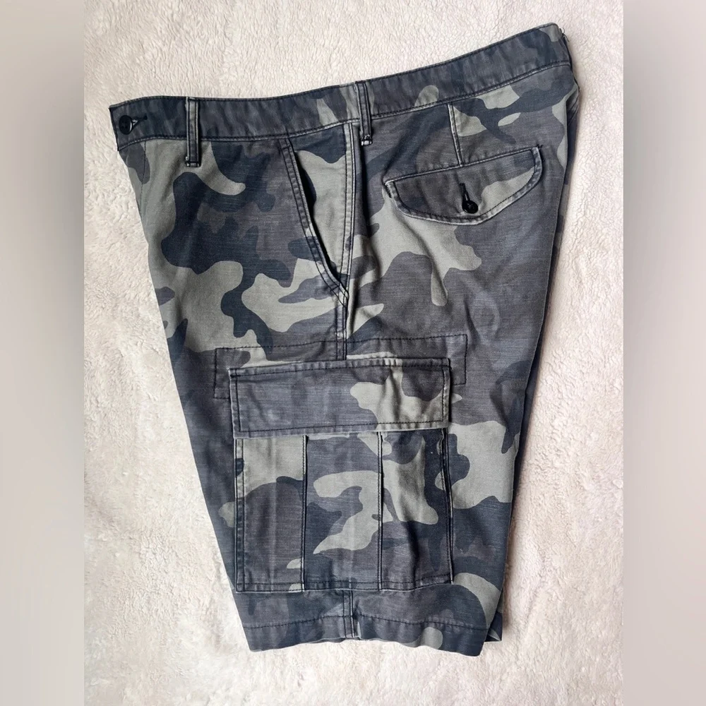 Levi Straus & Co Two Horse Brand Carrier Cargo Shorts Men Size 33